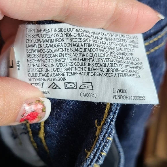 GLORIA VANDERBILT | THE PERFECT FIT JEANS - Picture 11 of 12